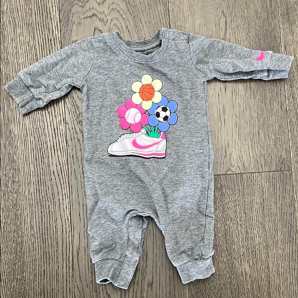 Nike Gray and Pink Footies with Playful Graphic Design-NWOT